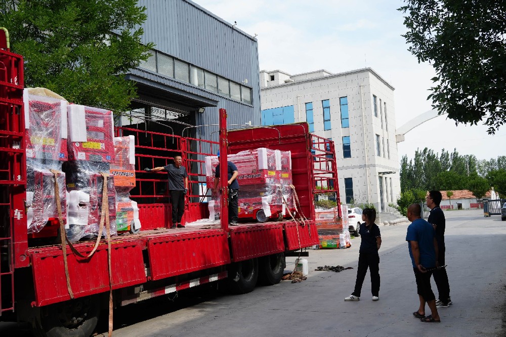 跨越 2000 公里的信任奔赴！法斯特重工 12 臺(tái)升降機(jī)扎根南寧！